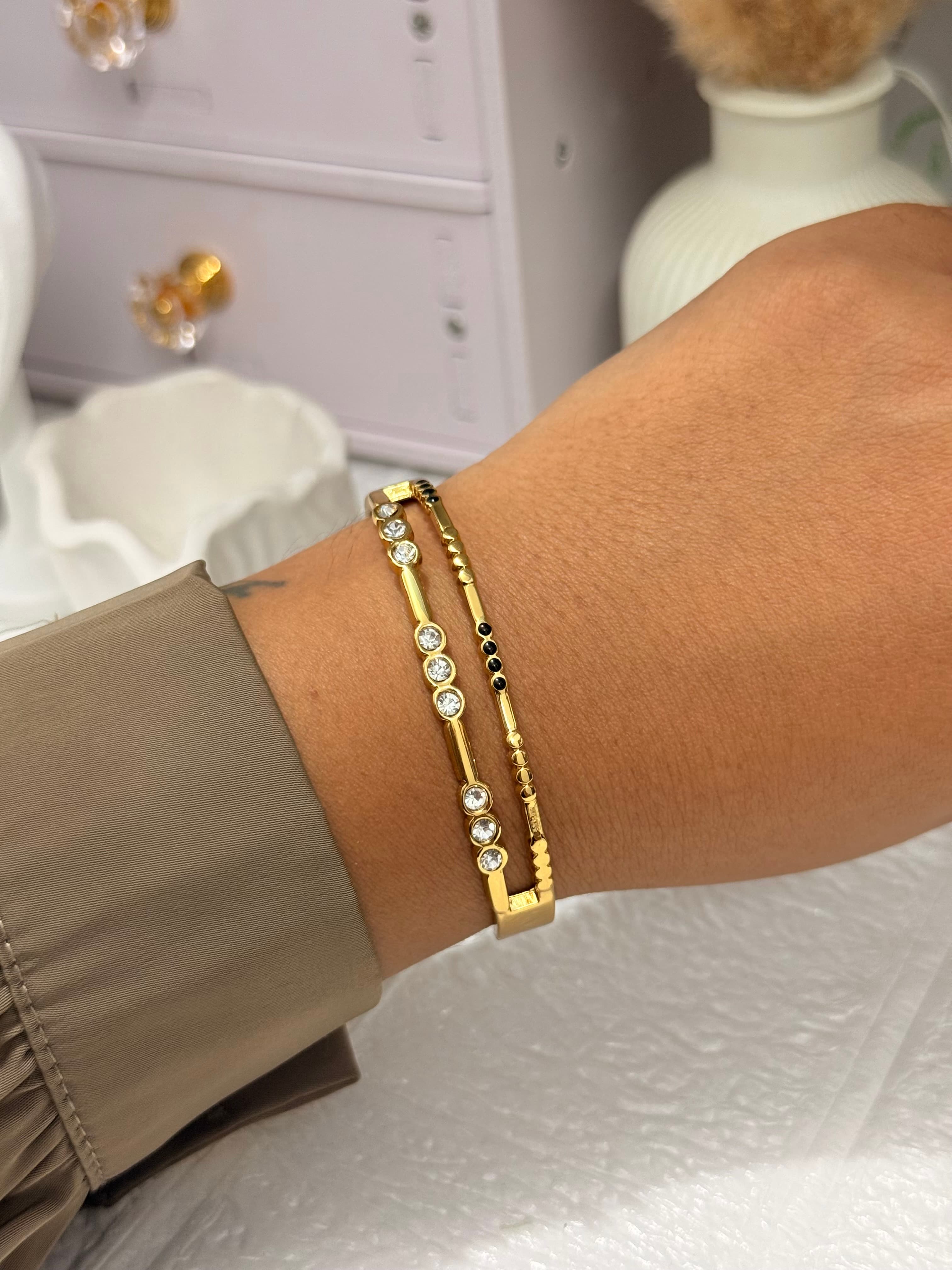 Stone studded Mangalsutra Bracelet